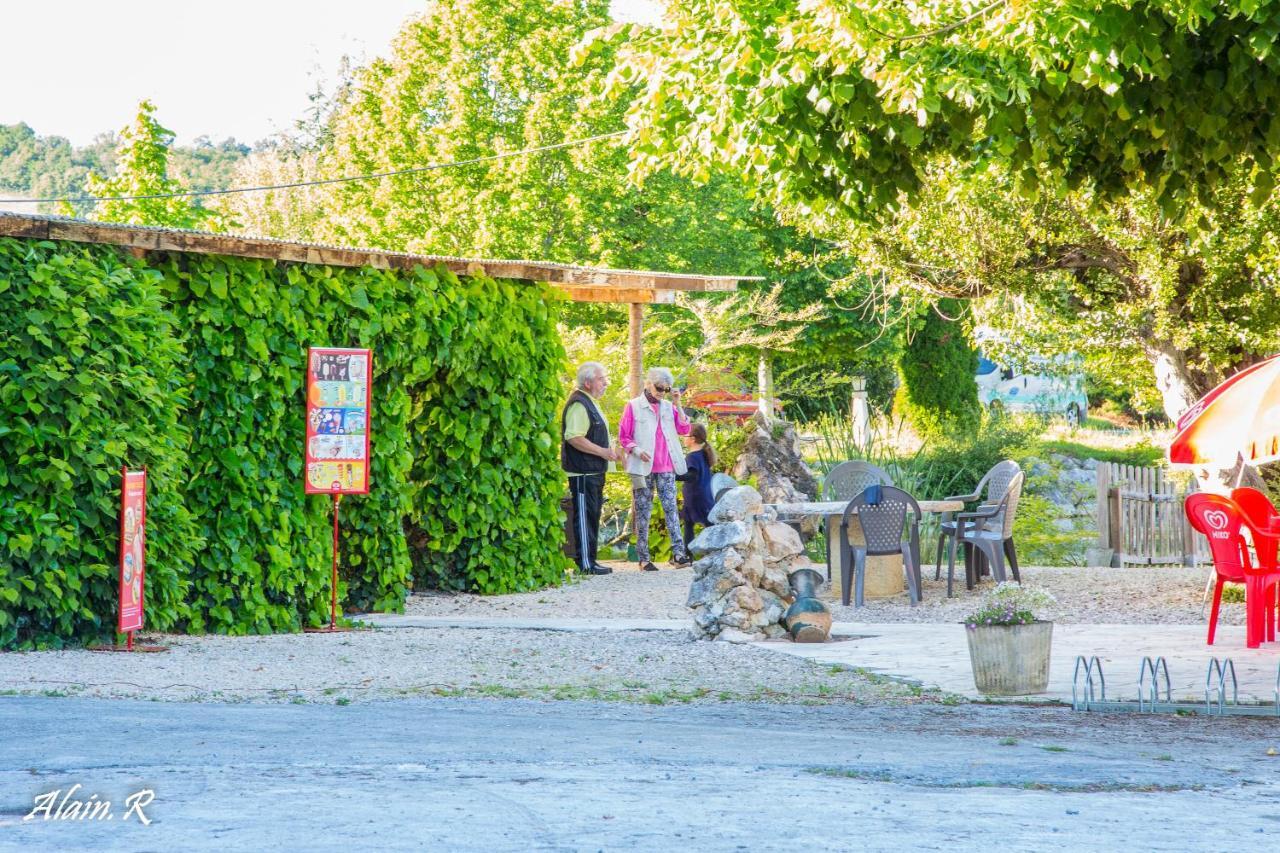 Paradise Challets And Camping Ξενοδοχείο Sarrecave Εξωτερικό φωτογραφία